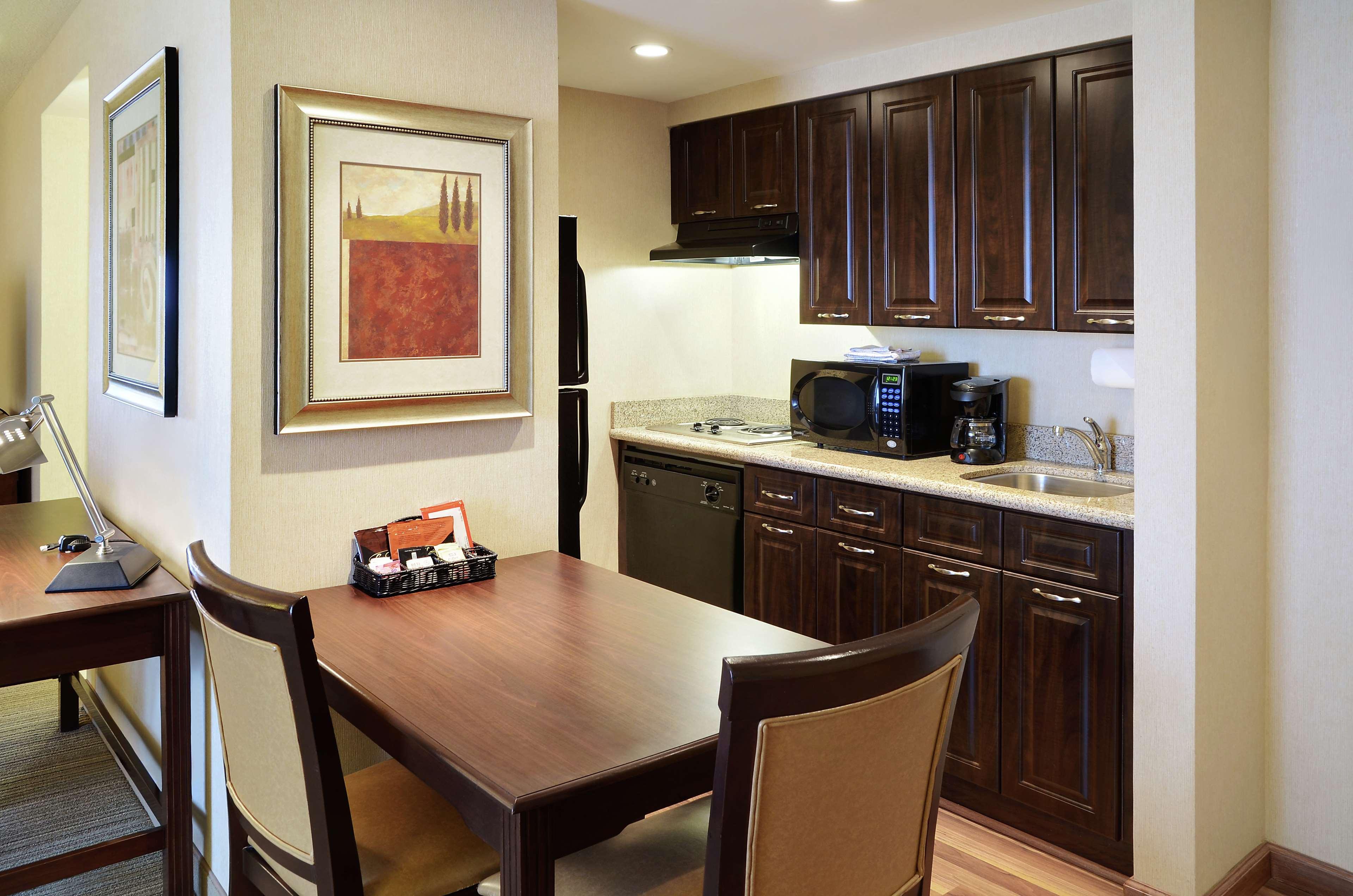 Homewood Suites By Hilton Burlington Extérieur photo